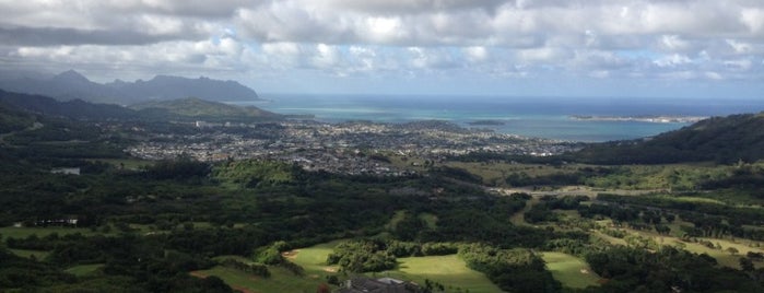 Nuʻuanu Pali Lookout is one of Oahu - Food and Fun.