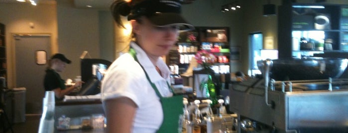 Starbucks is one of Tempat yang Disukai Mary Jeanne.