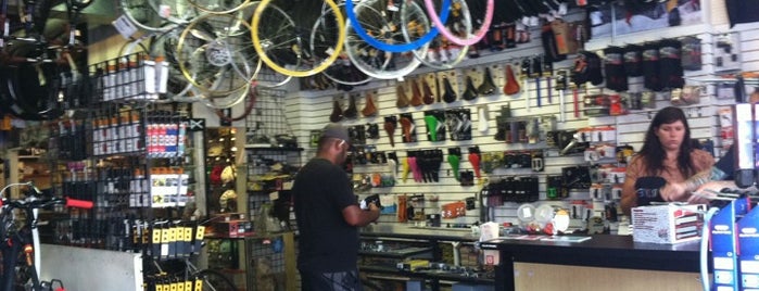 Alternative Bike & Board Shop is one of bike shops.
