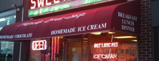 Hicksville Sweet Shop is one of Long Island Ice Cream Tour.
