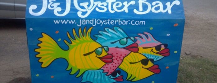 J&J Oyster Bar is one of Girls Day.