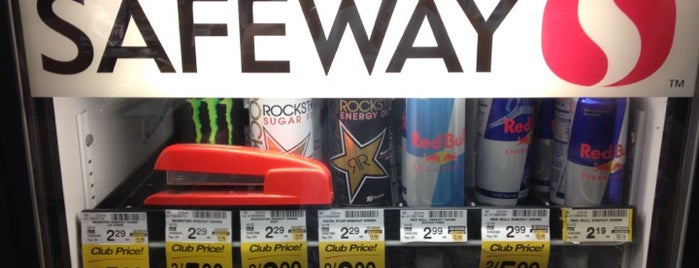 Safeway is one of Daveさんのお気に入りスポット.