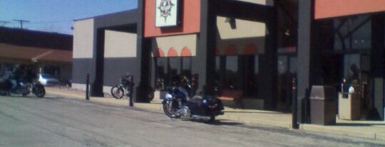 Wildfire Harley Davidson is one of สถานที่ที่บันทึกไว้ของ Bob.