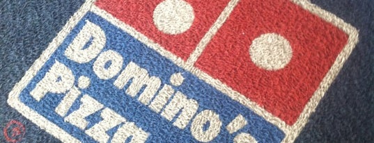 Domino's Pizza is one of Lugares Favoritos.