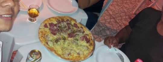 Pizzaria O Olavo is one of Lugares.