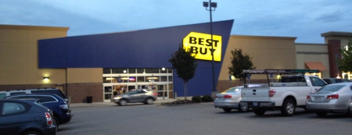 Best Buy is one of Lugares favoritos de Stephanie.