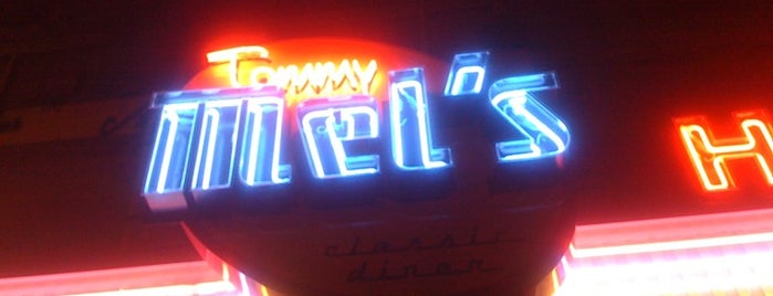 Tommy Mel's is one of สถานที่ที่ Víctor ถูกใจ.