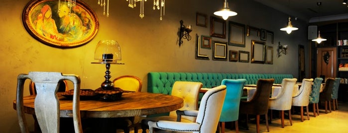 Nicci Lounge is one of İzmir'de nerede eğleniriz?.