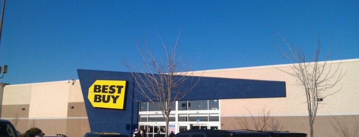 Best Buy is one of Tempat yang Disukai Craig.