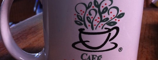 Cafe Milagro Coffee Roaster is one of สถานที่ที่บันทึกไว้ของ Helene.