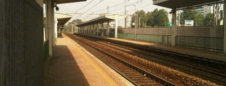 Stazione San Donato Milanese is one of Linee S e Passante Ferroviario di Milano.