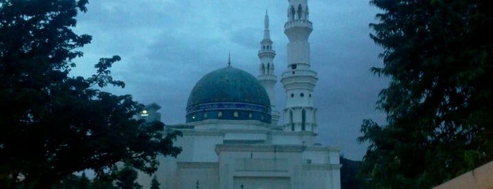 Masjid Al-Bukhary (مسجد البخاري) is one of Baitullah : Masjid & Surau.