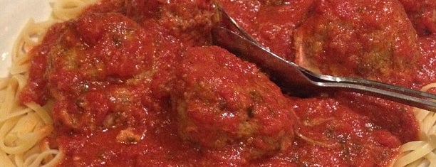 Carmine’s Italian Restaurant is one of Molto Bueno 10X (NY).