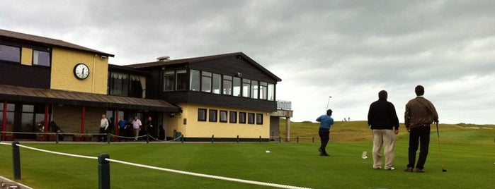 Lahinch Golf Club is one of สถานที่ที่ Michael ถูกใจ.