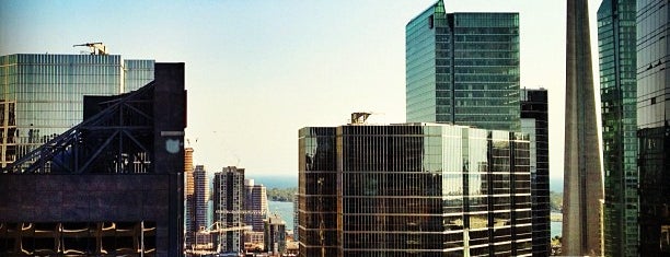Hilton Toronto is one of Lugares favoritos de Eric.