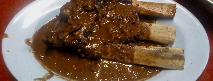 Sop Konro Karebosi is one of Tempat makan favorit.