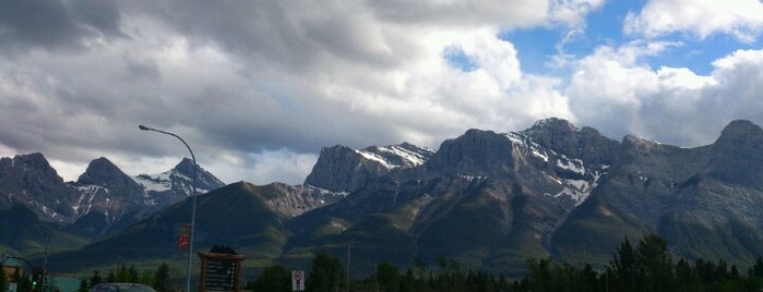 Rocky Mountain Ski Lodge is one of Riding the Cougar-Canmore.