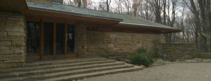 Kentuck Knob is one of Frank Lloyd Wright Architecture Design.