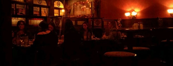 Shannon's Irish Pub is one of Locais curtidos por Trudy.