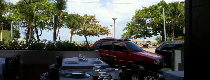 Restaurante Tropical is one of Tempat yang Disukai Julianna.