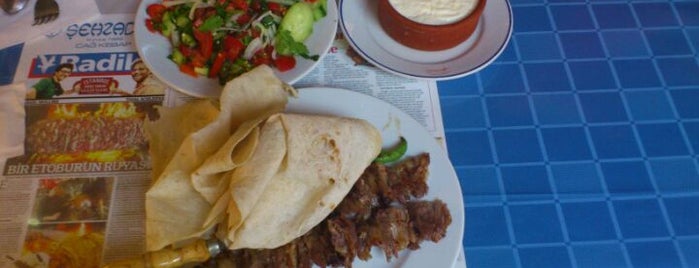 Şehzade Erzurum Cağ Kebabı is one of Guardian Arka Sokak Lezzetleri.