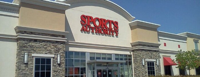 Sports Authority is one of Tempat yang Disukai Justin.