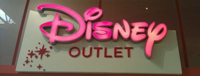 Disney Store is one of Lugares favoritos de Dan.