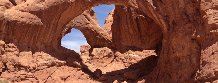 Arches National Park is one of NV, AZ, UT.