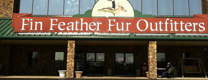 Fin Feather Fur Outfitters is one of Lugares favoritos de Anne.