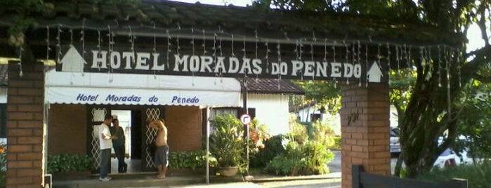 Hotel Moradas de penedo is one of Lieux qui ont plu à Karla.