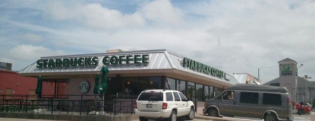 Starbucks is one of Tempat yang Disukai Rob.