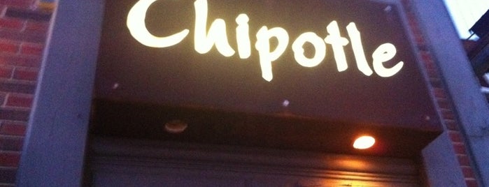 Chipotle Mexican Grill is one of สถานที่ที่ Lee ถูกใจ.