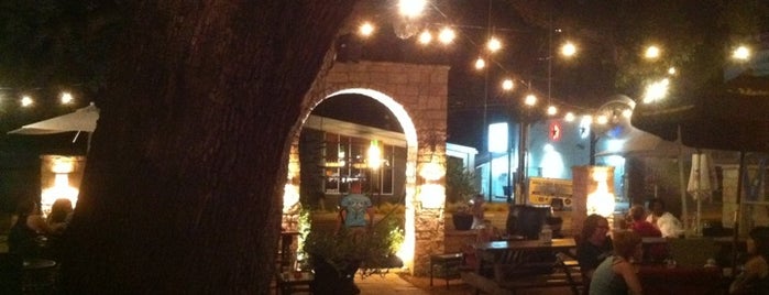 Opa! Coffee & Wine Bar is one of สถานที่ที่ Gina ถูกใจ.