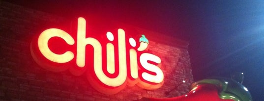 Chili's Grill & Bar is one of สถานที่ที่ Zachary ถูกใจ.