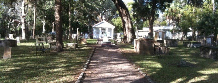 Tolomato Cemetery is one of สถานที่ที่บันทึกไว้ของ Kimmie.