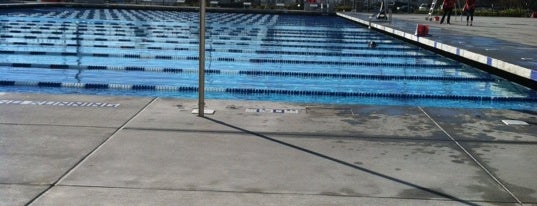 San Mateo Athletic Club and Aquatic Center is one of Tempat yang Disukai Lauren.