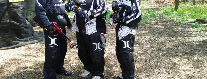 Pasadena Paintball Park is one of สถานที่ที่ Rob ถูกใจ.