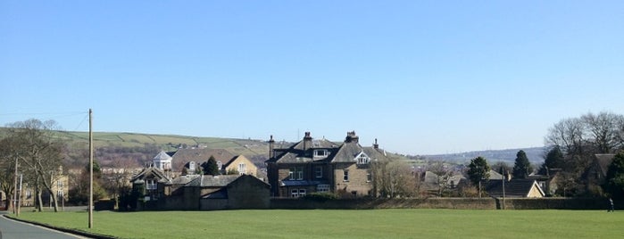 Manor Heath Park is one of Free places to visit in West Yorkshire.