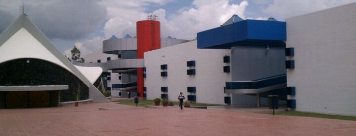 Instituto Cervantes Apostólica is one of สถานที่ที่ Liliana ถูกใจ.