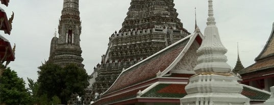 Wat Arun Rajwararam is one of The Amazing Race 01 map.