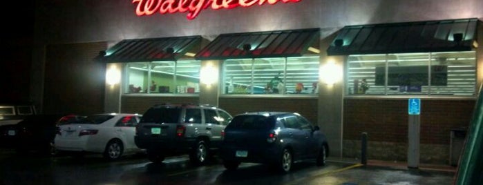 Walgreens is one of Orte, die Cathy gefallen.