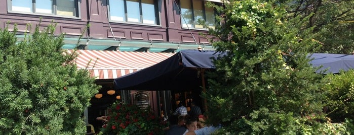 Le Sélect Bistro is one of Karla : понравившиеся места.