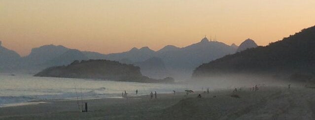 Praia de Piratininga is one of Niterói.