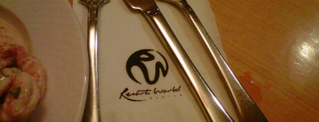 Resorts World Manila (RWM) is one of chill place.
