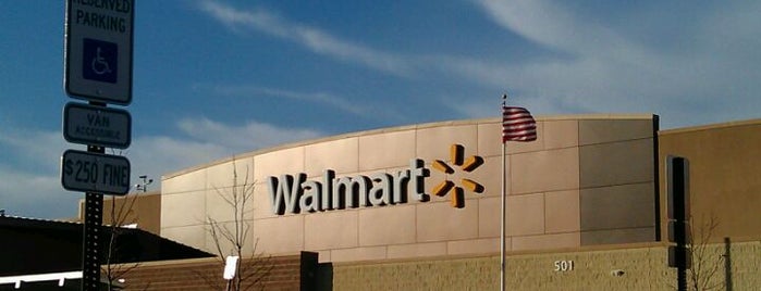 Walmart Supercenter is one of Locais curtidos por Steve.