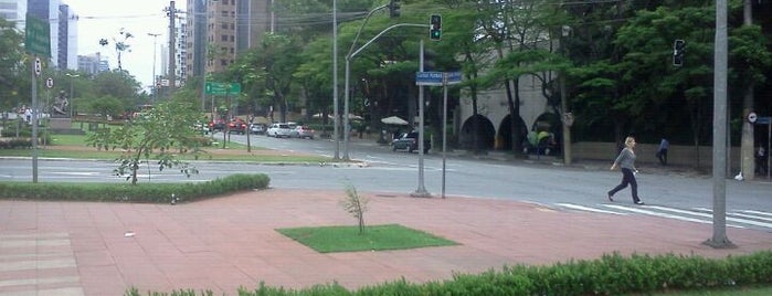 Avenida Brigadeiro Faria Lima is one of Sampa de Carro.