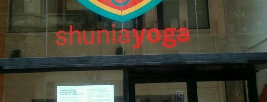 Shunia Yoga is one of Tempat yang Disukai William.