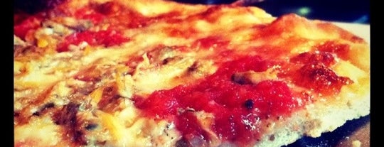 Lee's Tavern is one of Best Pizza in NYC.