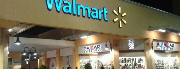 Walmart is one of Locais curtidos por Angelica.