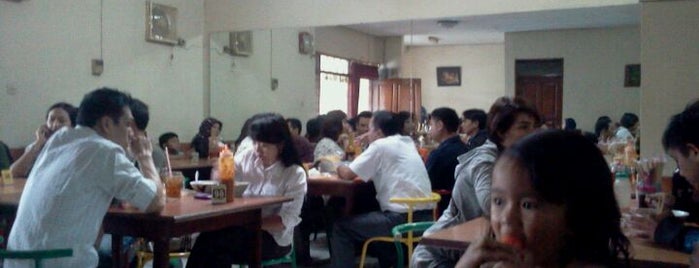 Mie Baso Akung is one of Bandung's Legendary Eateries.